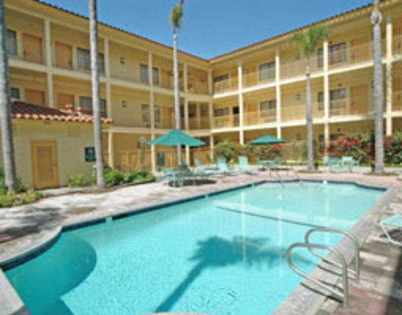 מלון סנטה אנה La Quinta By Wyndham Orange County Airport מתקנים תמונה
