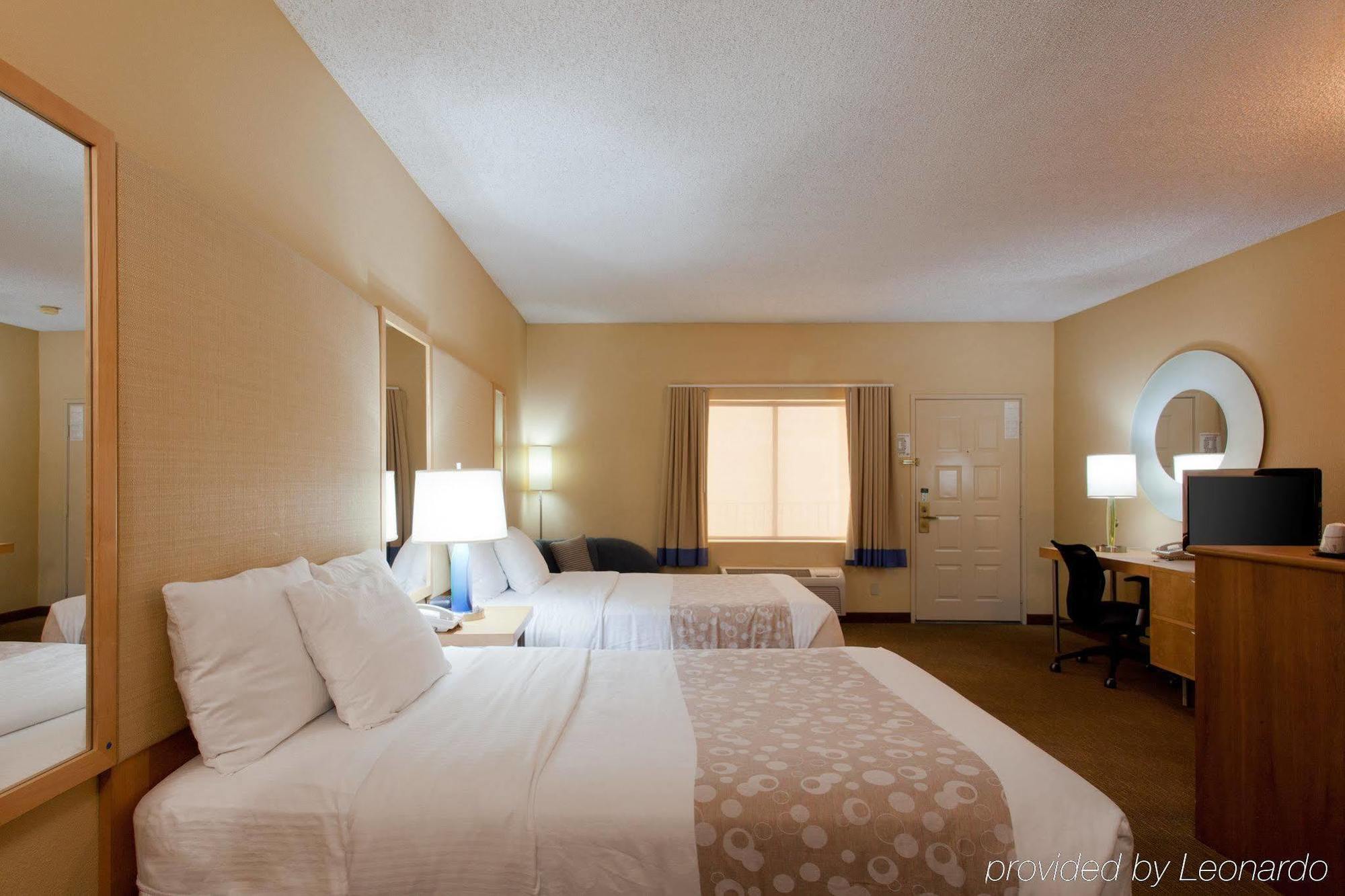 מלון סנטה אנה La Quinta By Wyndham Orange County Airport מראה חיצוני תמונה