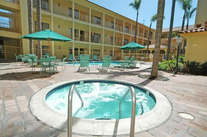 מלון סנטה אנה La Quinta By Wyndham Orange County Airport מראה חיצוני תמונה